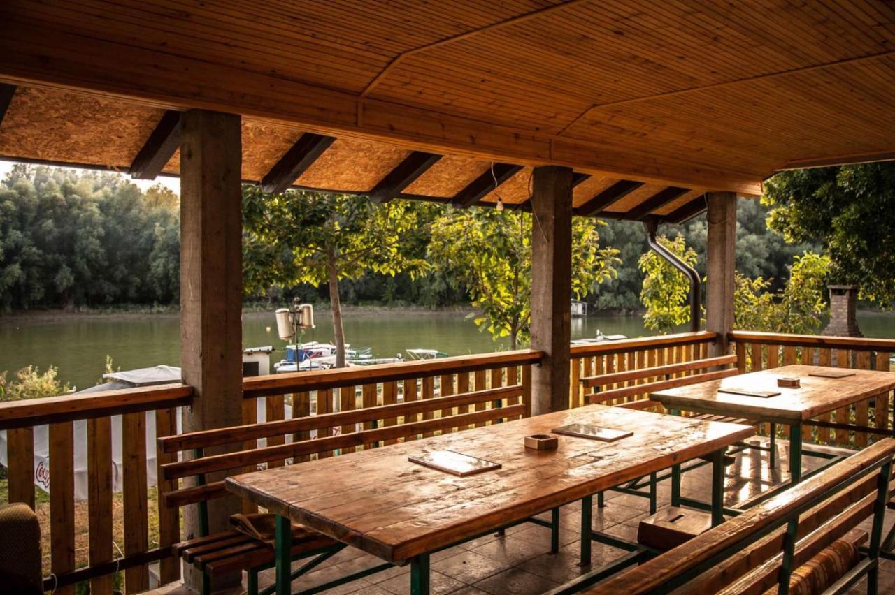Cerevic Captain'S House By The Danube River מראה חיצוני תמונה