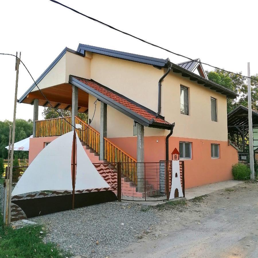 Cerevic Captain'S House By The Danube River מראה חיצוני תמונה